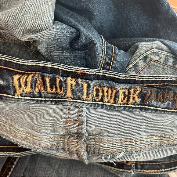 Wallflower Skinny Distressed Jeans - Picture 5 of 6